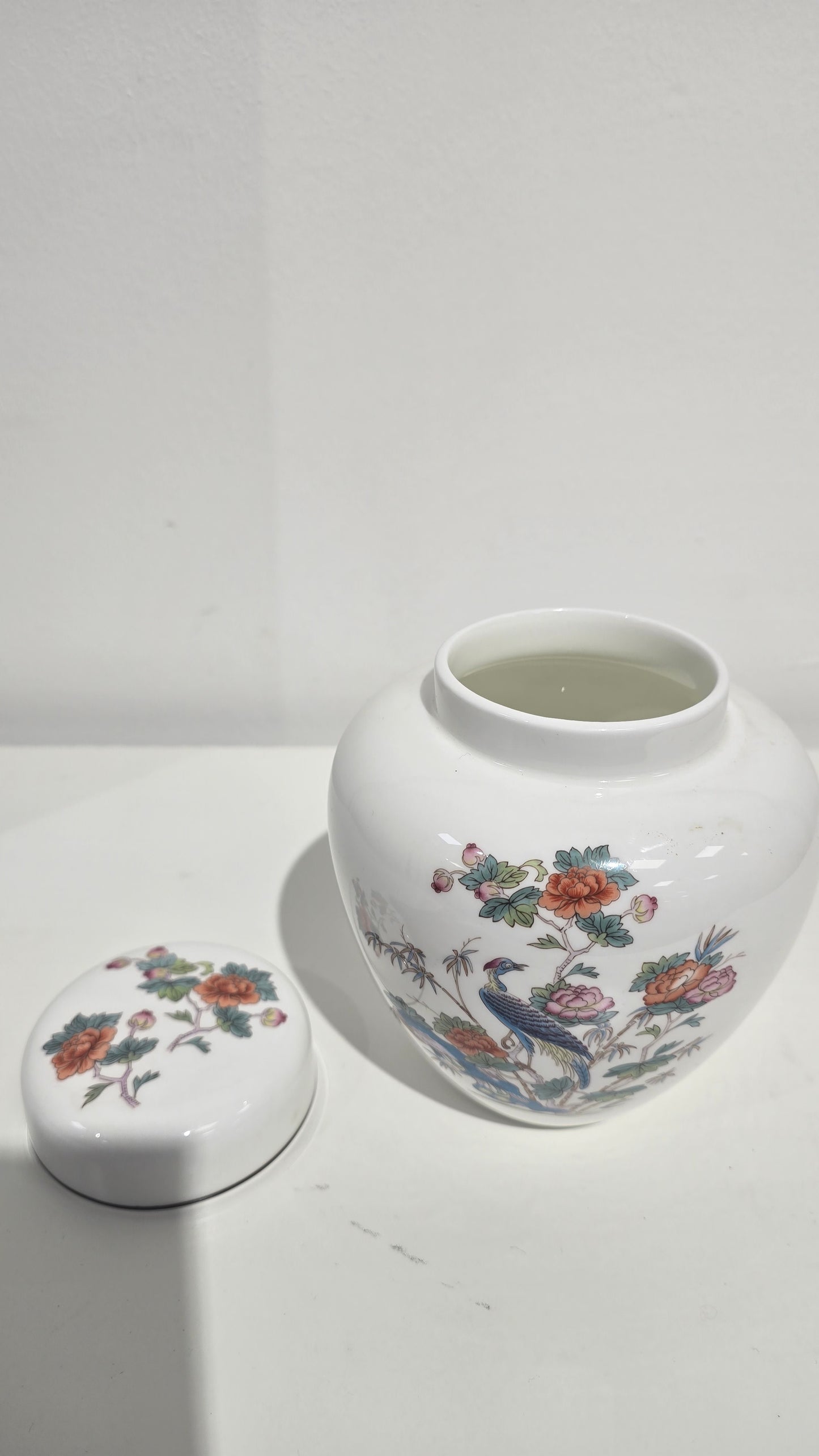 Vintage Wedgewood Kutani Crane Ginger Jar with Lid