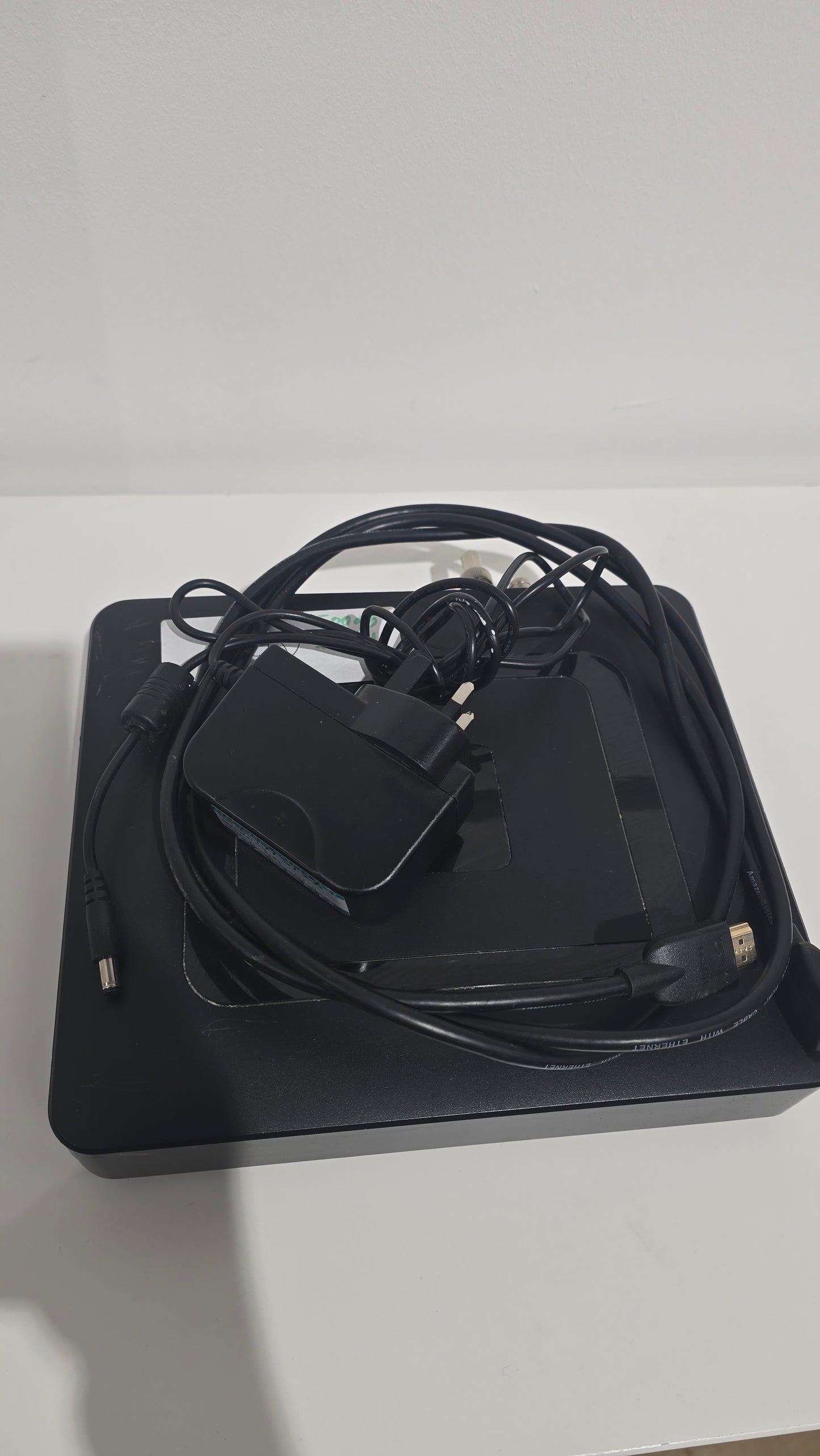 Xmeye A1004C Security CCTV DVR Recorder 500GB Seagate HDD  with Cables Bundle