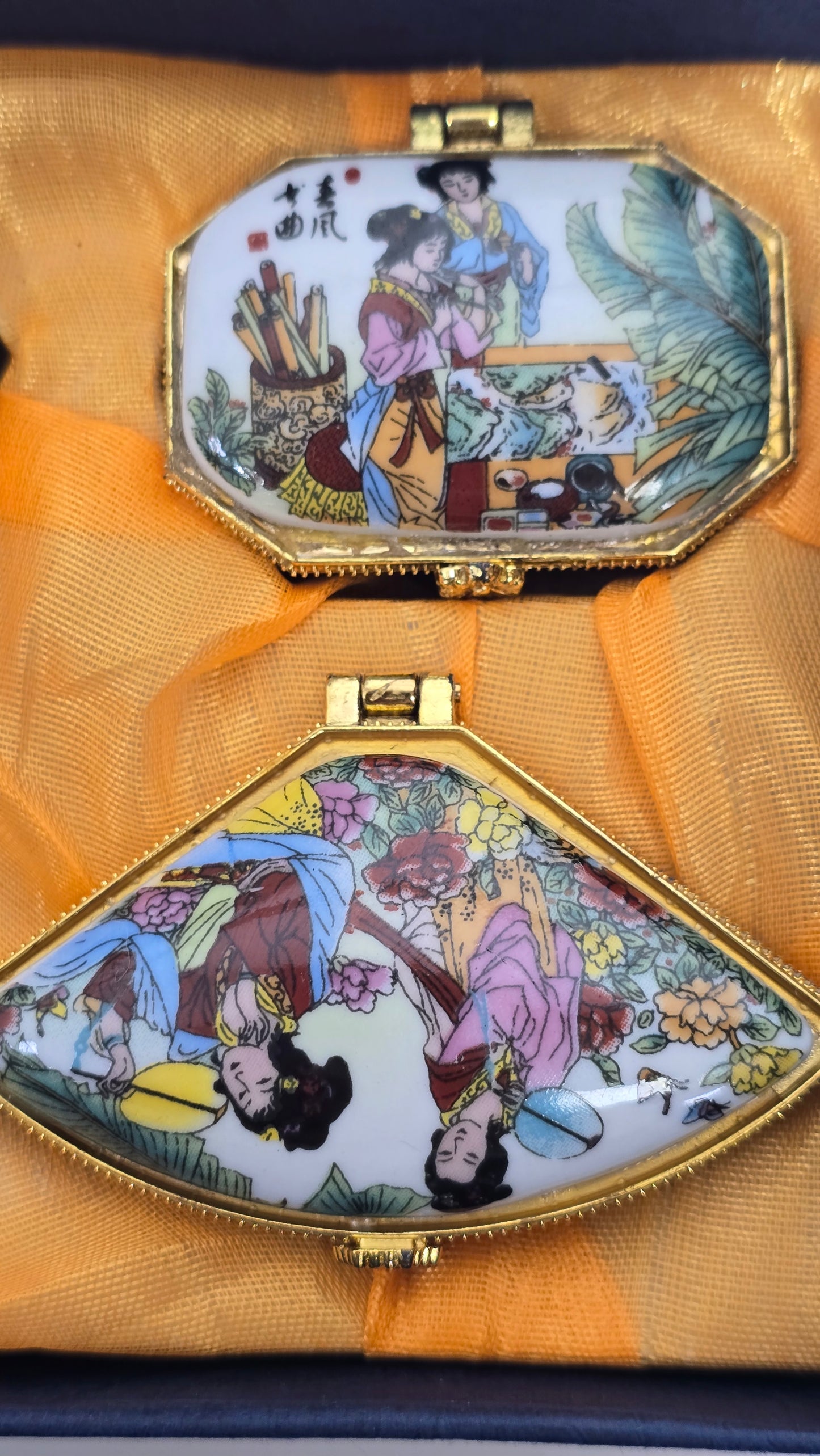 Vintage Chinese Porcelain Hinged Trinket Box Set of 4 Chinoiserie Geisha Pill Case