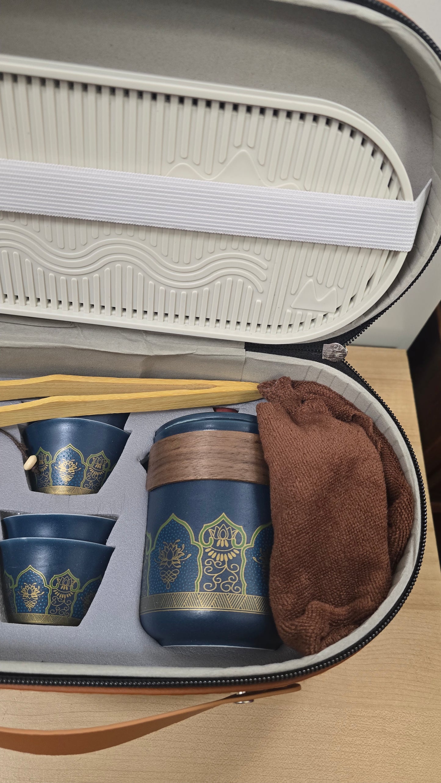 Travel Kung Fu Set Blue Gold Ceramic Portable Complete Set Case