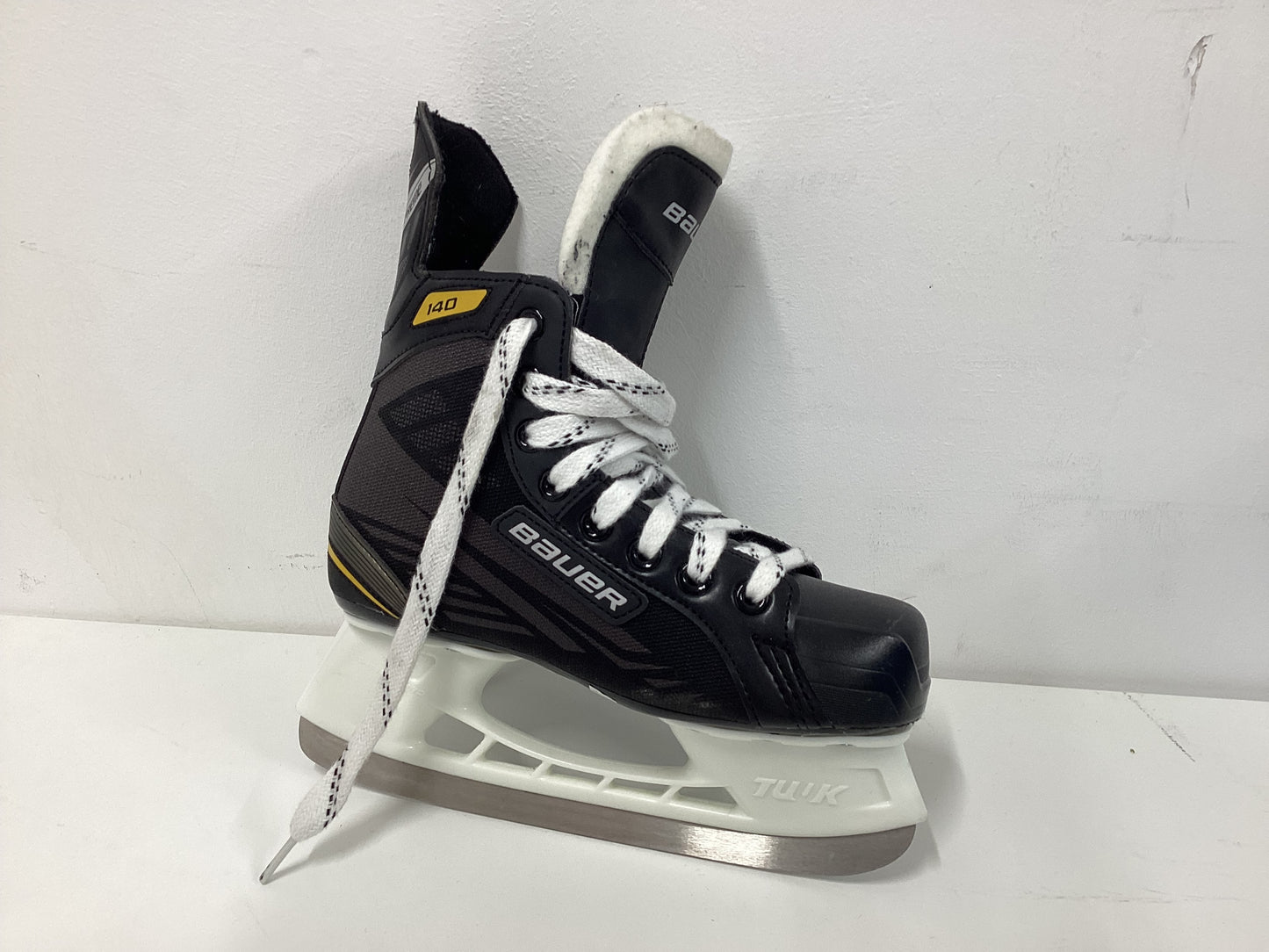 Baver Supreme S140 Ice Hockey Skates
