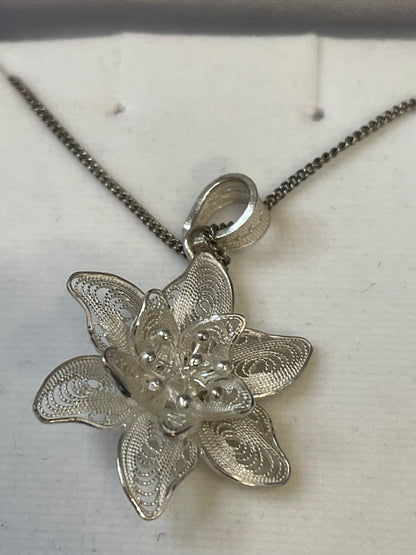 Silver 925 Filigree Flower Necklace