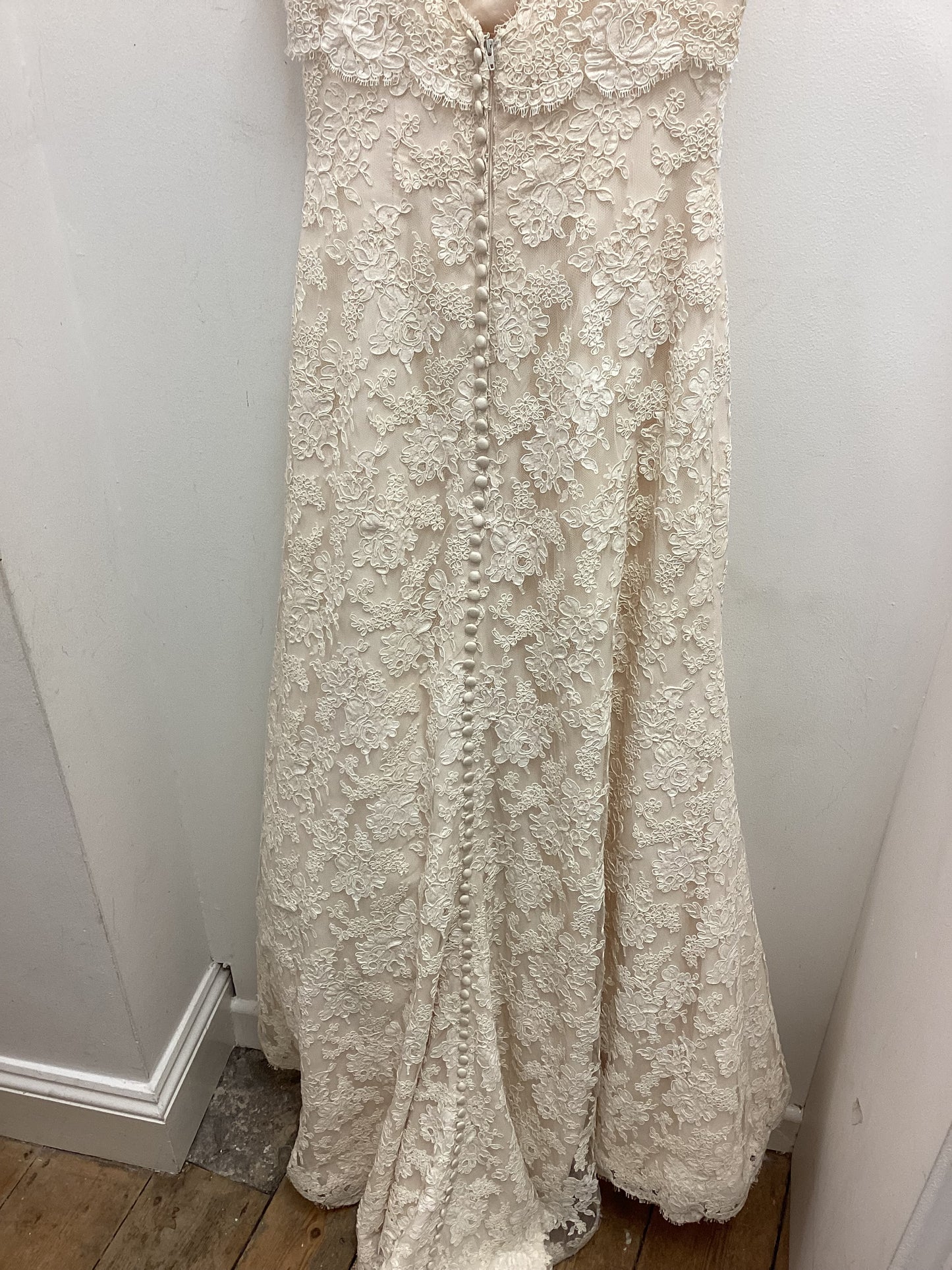 Paloma Blanca Wedding Dress