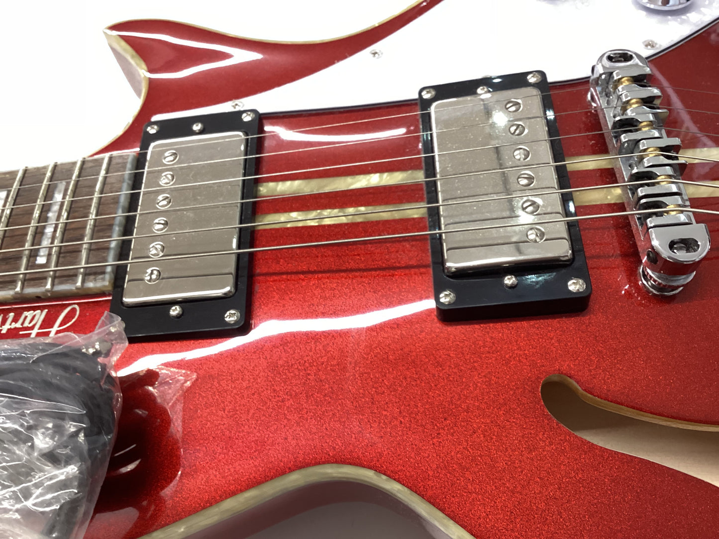 Hartwood Speedway Vibrato Electric Guitar in Lipstick Red Brand New