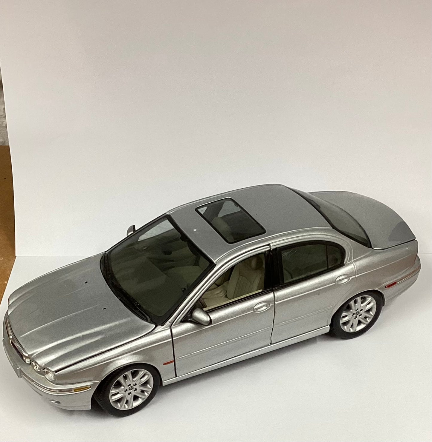 Jaguar X-Type, Maisto, 2001, Scale 1/18 , Good Condition, No Box