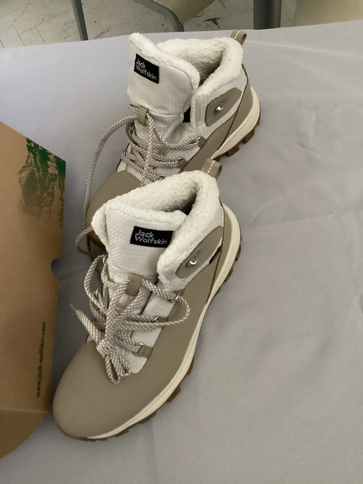 Jack Wolfskin hiking boots UK 7 BN