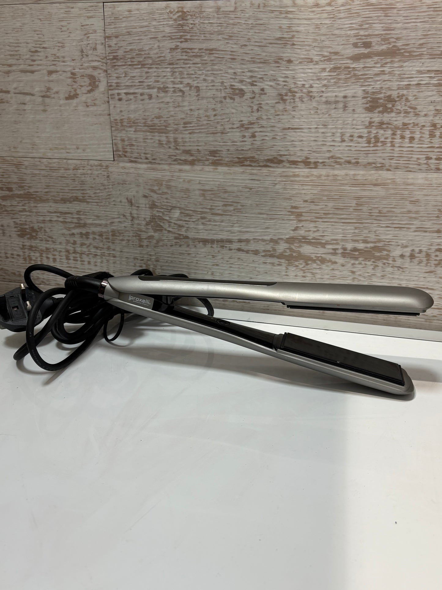Proxelli Hair Straightener