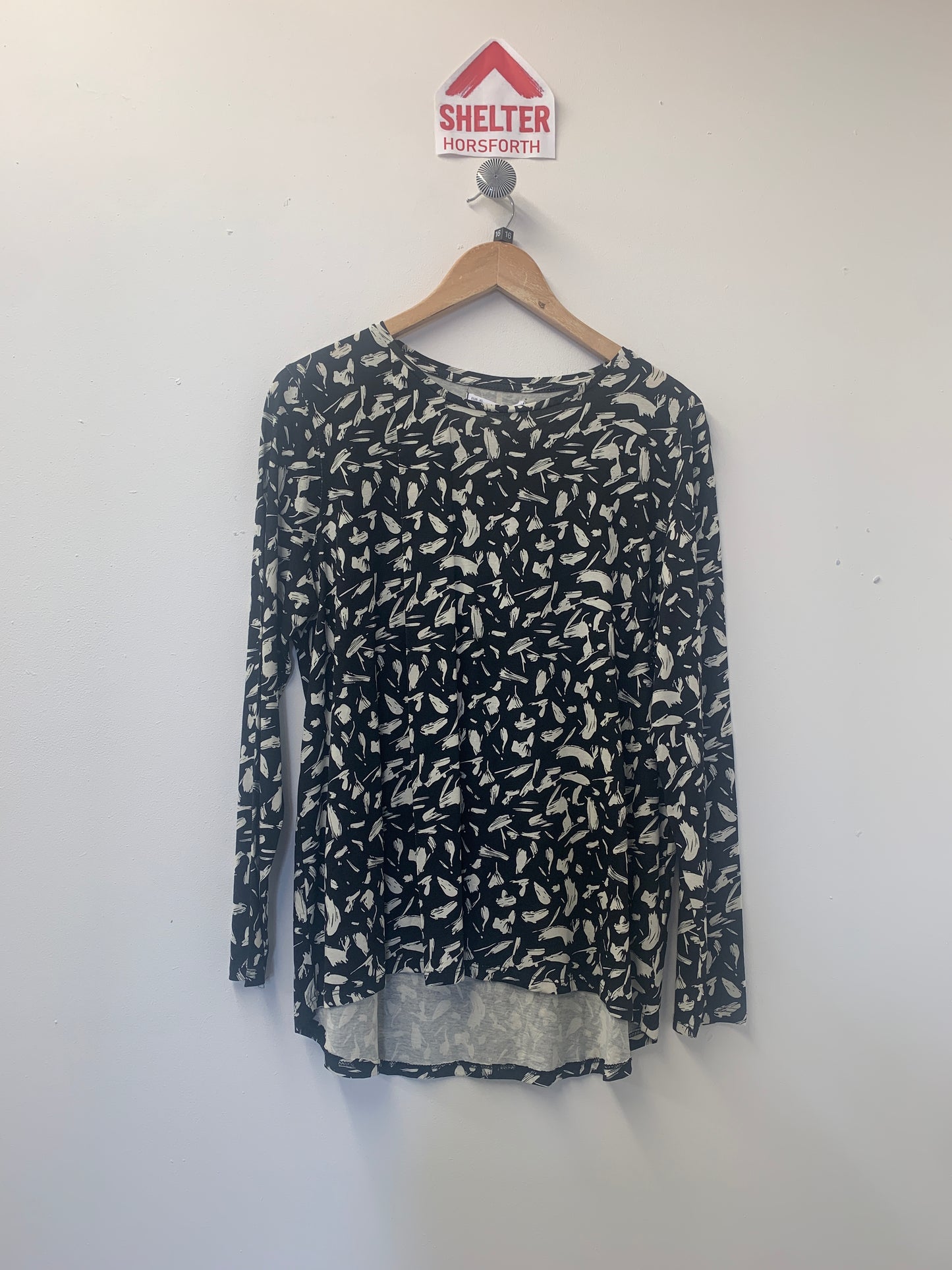 BNWT Sfera Basic Monochrome Black & White Abstract Print Shirt