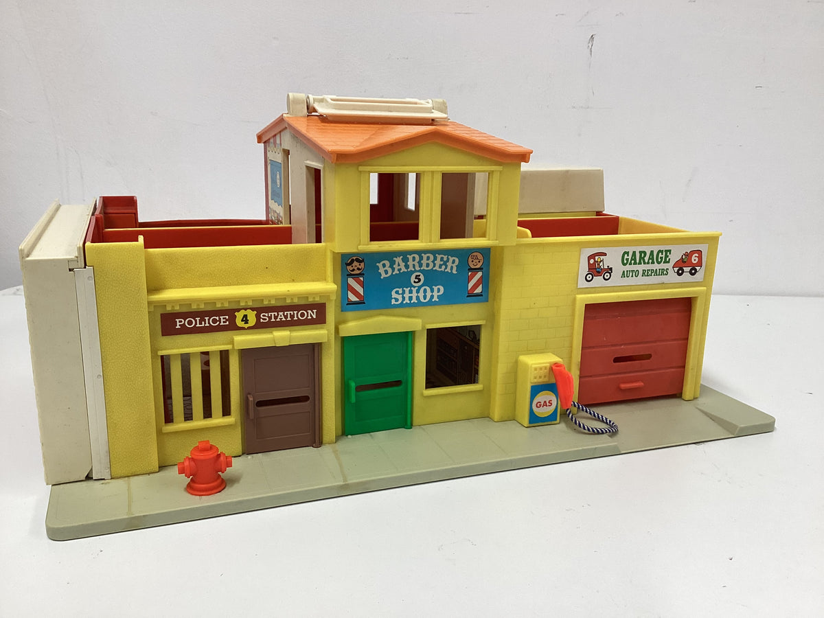 Fisher Price Vintage Play Family Village