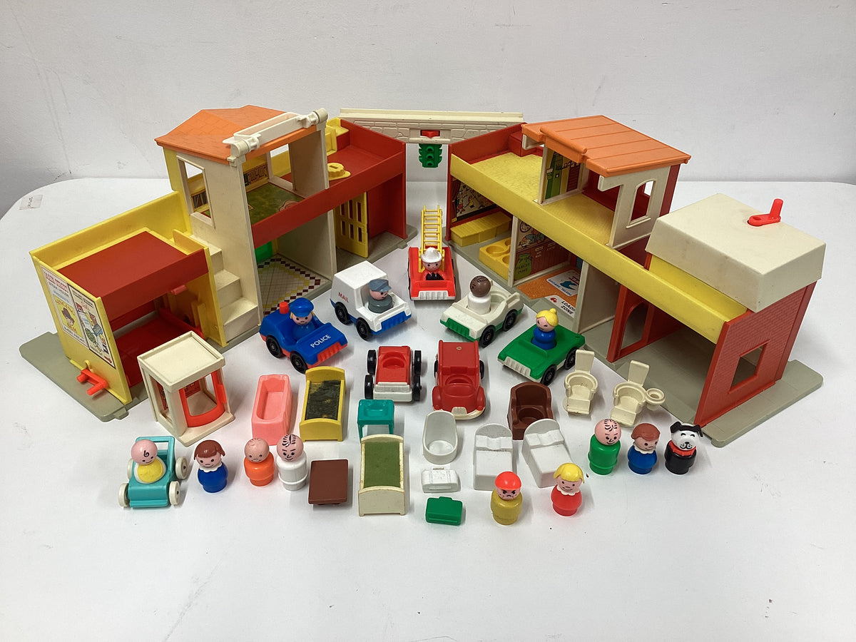 Fisher Price Vintage Play Family Village