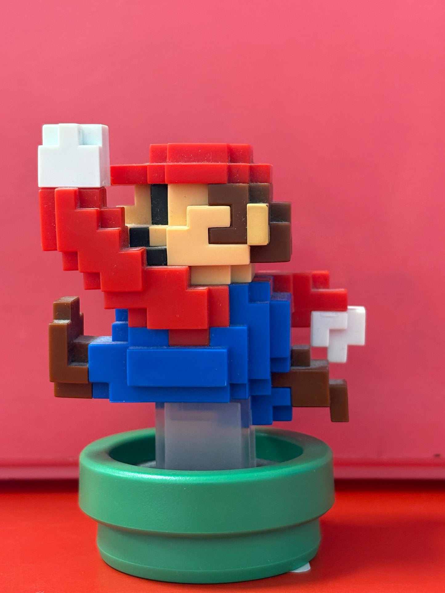 30th Anniversary Mario Amiibo (Modern Colour)