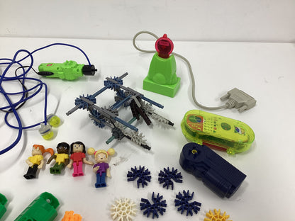 K’nex Job lot with 4 K’nex People