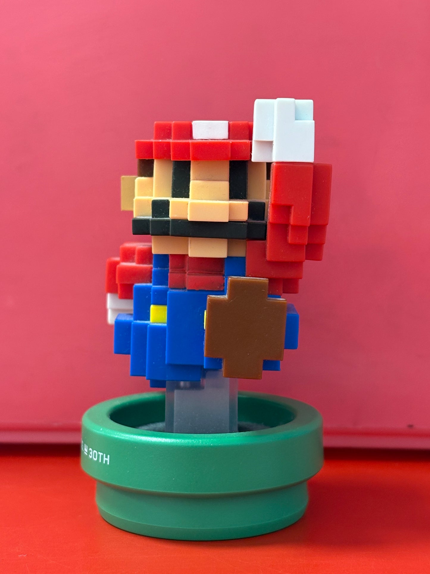 30th Anniversary Mario Amiibo (Modern Colour)
