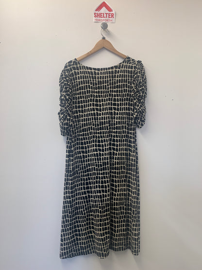 BNWT Next 3/4 Sleeve Geometric Midi Dress