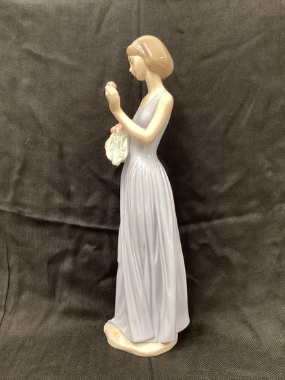 NAO by Ladro “My Little Boquet” Figurine