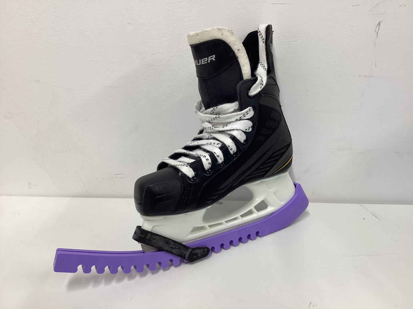 Baver Supreme S140 Ice Hockey Skates