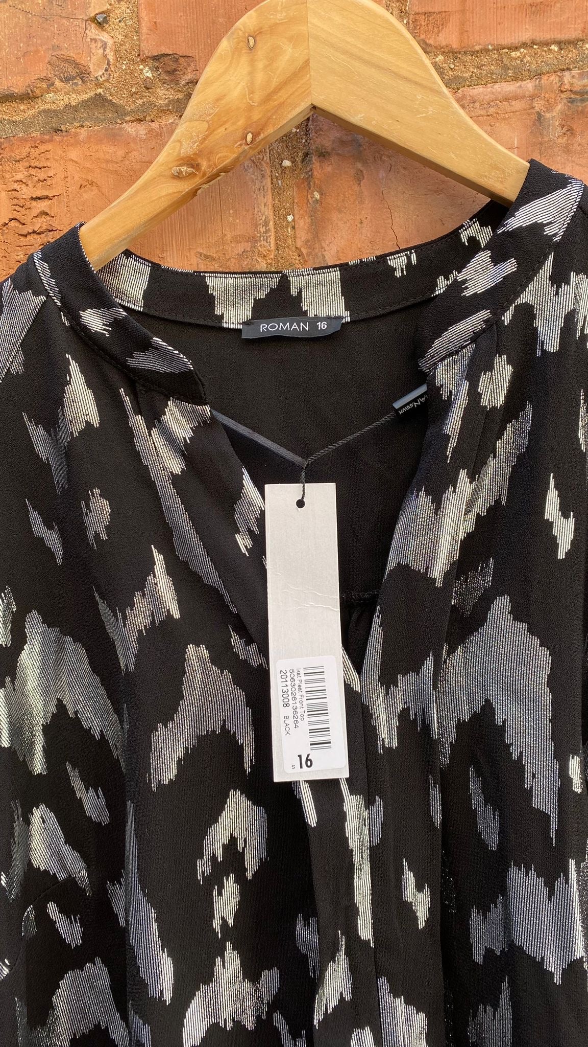 Roman Top, BNWT, black/grey size 16