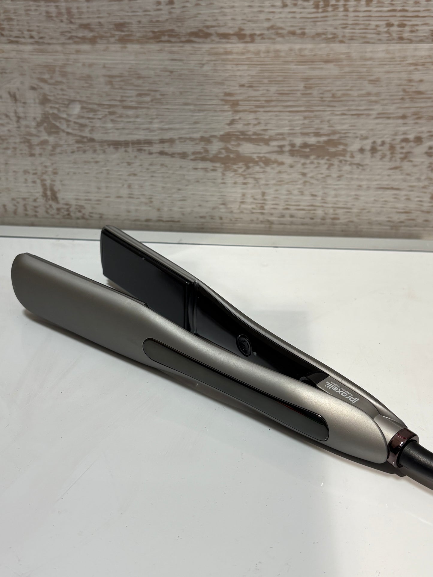 Proxelli Hair Straightener
