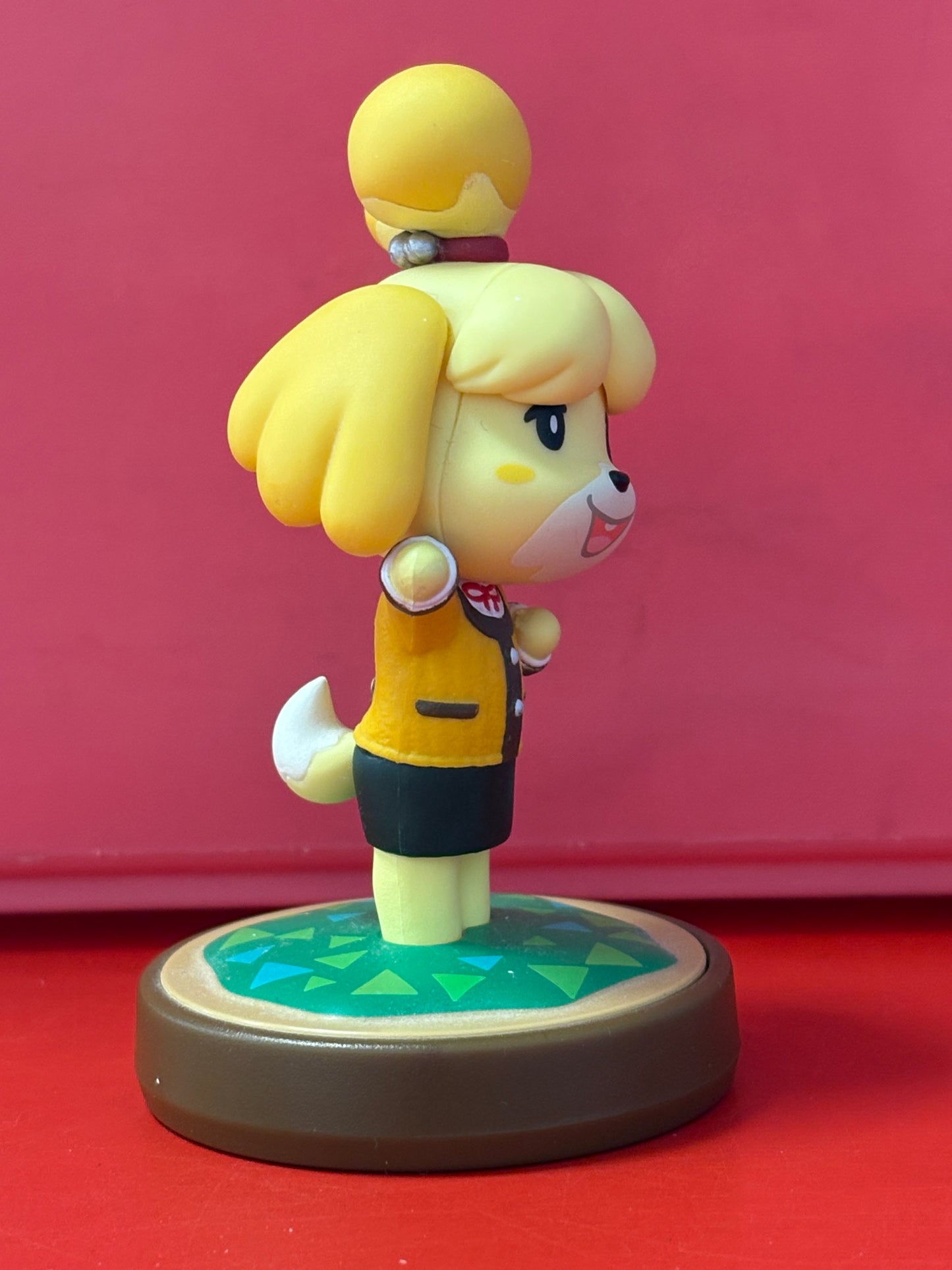 Isabelle Winter Outfit (Animal Crossing) Amiibo