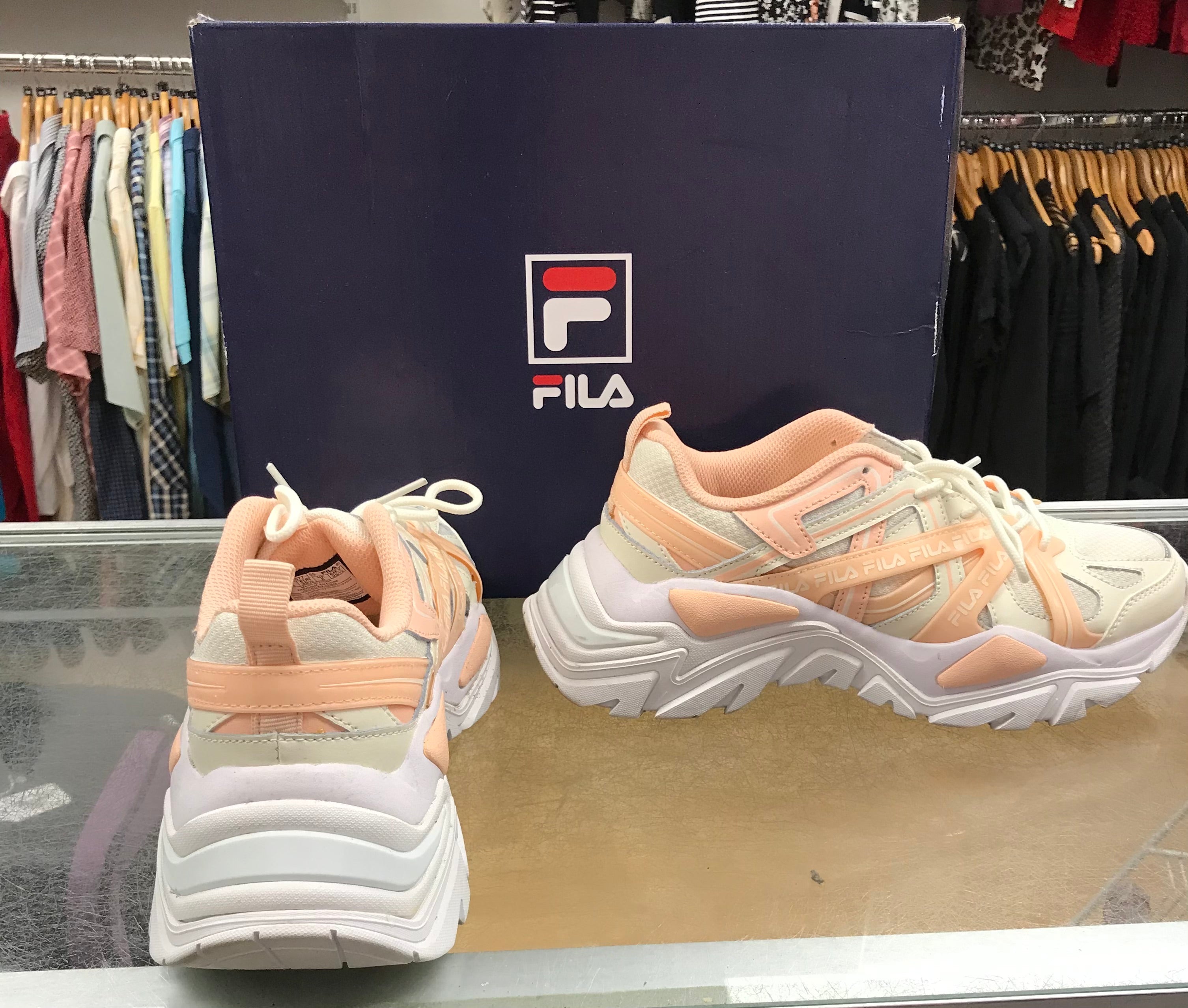 Size 6 fila shoes clearance