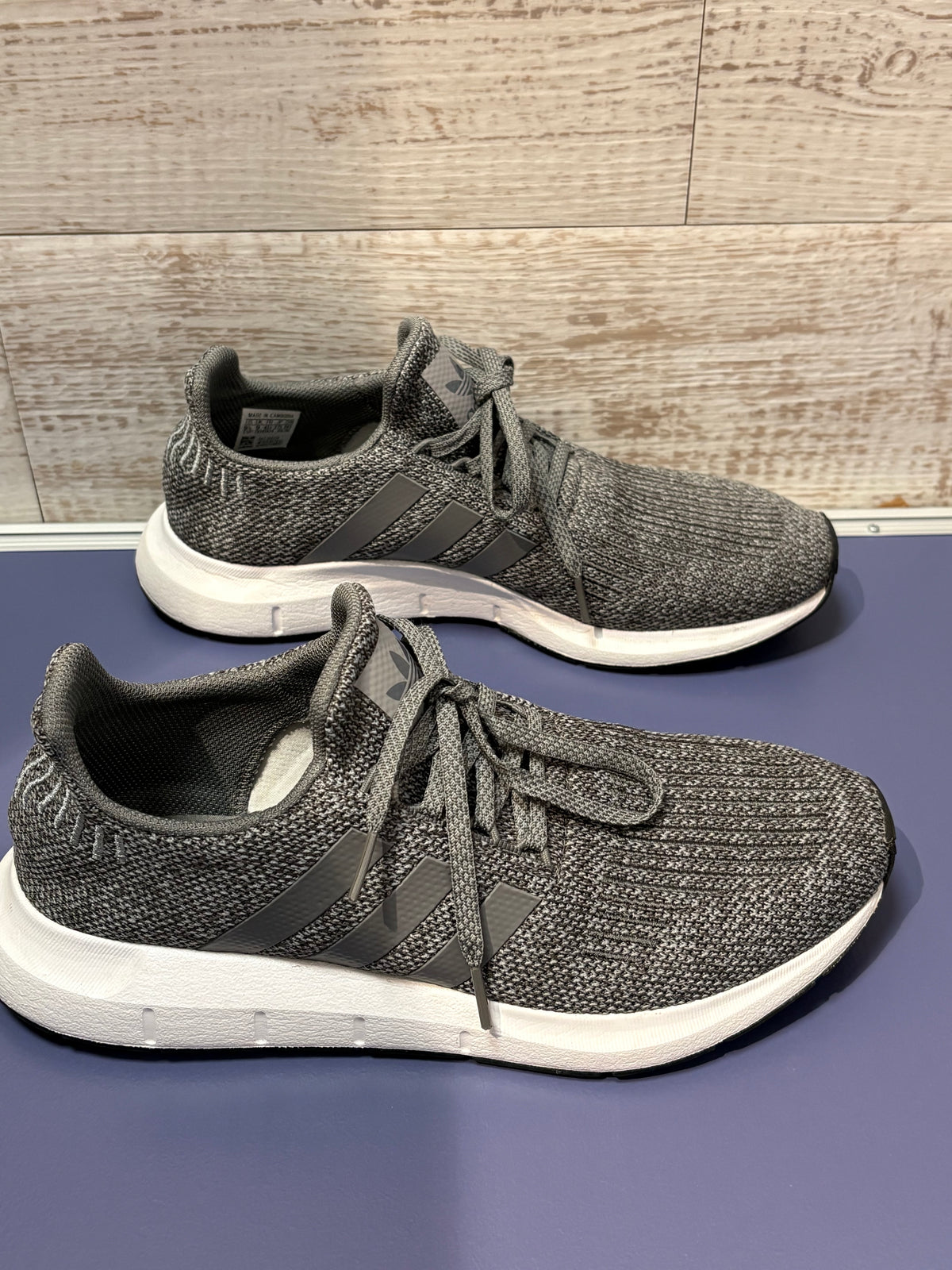 Adidas Originals Swift Run Men’s Trainers Size 9