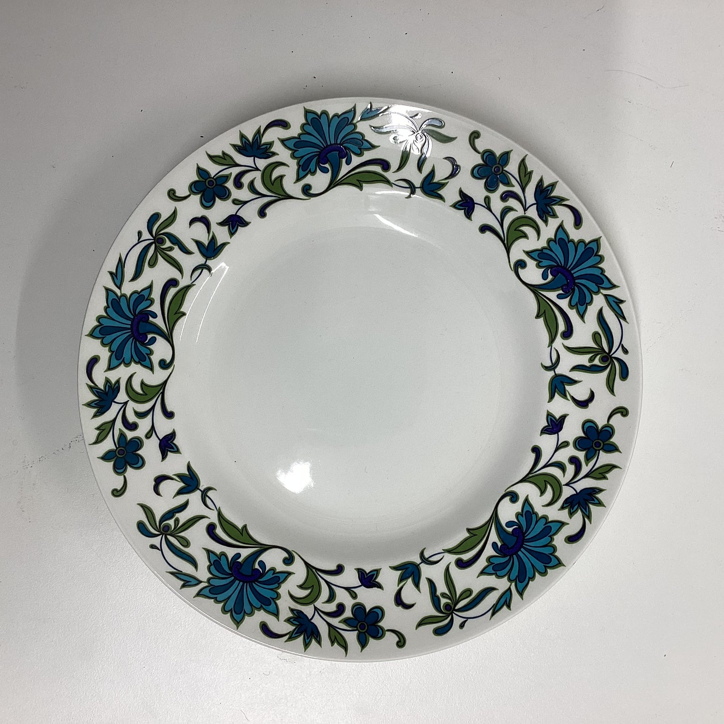 4 x Midwinter Plates
