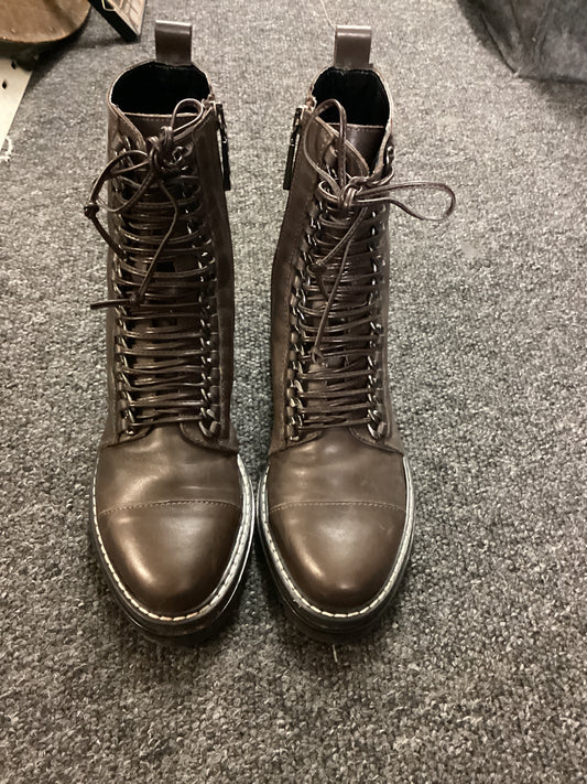 Carvela Sultry Chain Leather Ankle Boots size 37