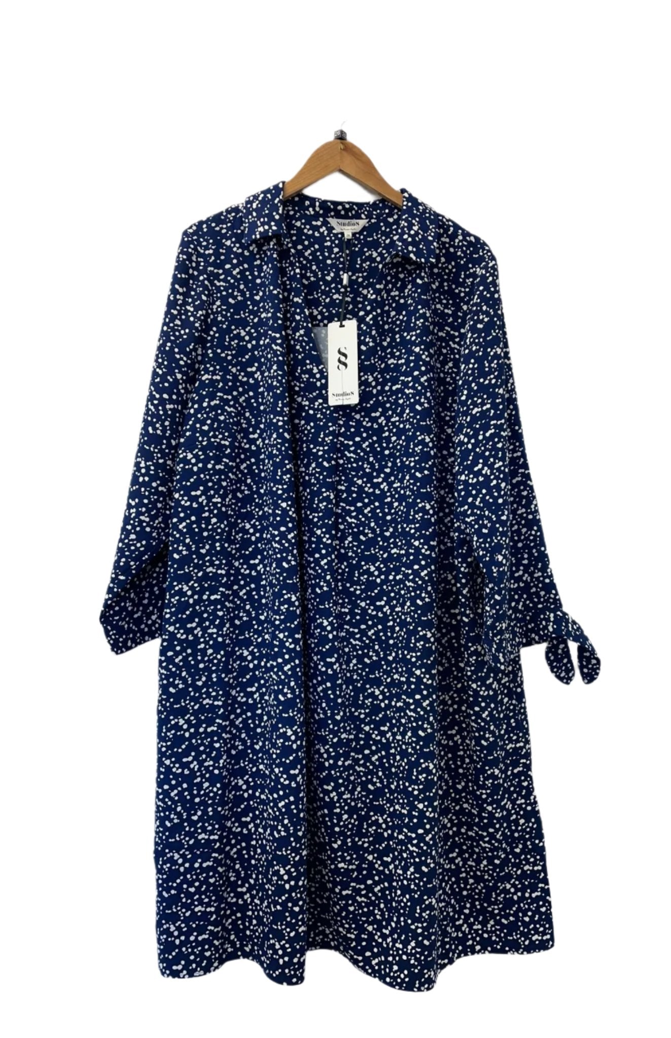 BNWT Studio8 Abigail Spot Swing Dress in Navy and White Size 24