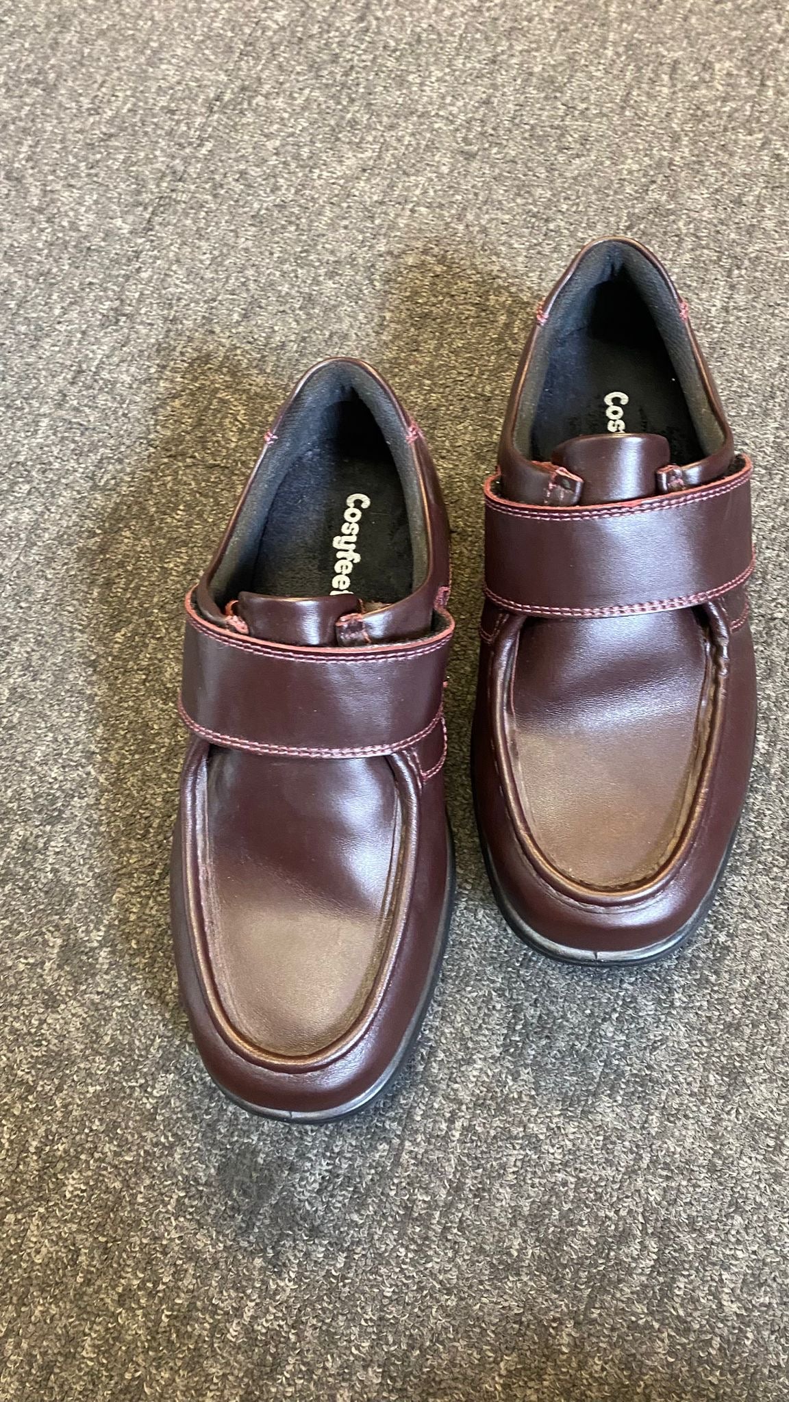 Cosy feet shoe size 8 maroon BNNB