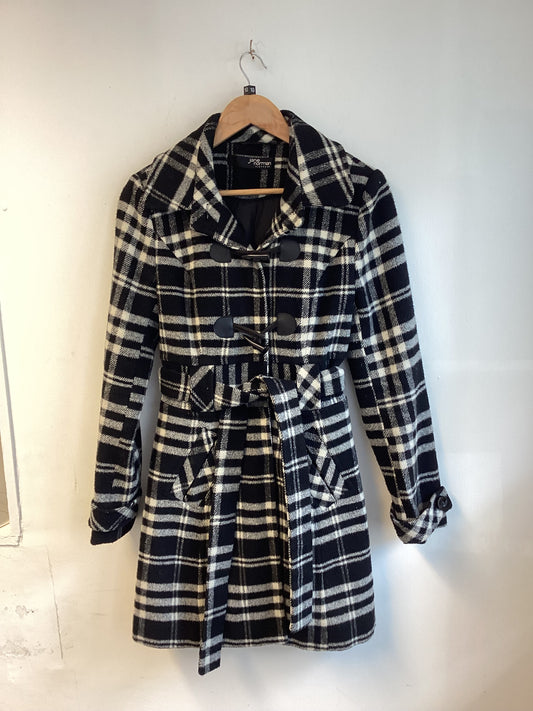 Jane Norman, White and Black Plaid Jacket, With Belt, Size 10, Autumn