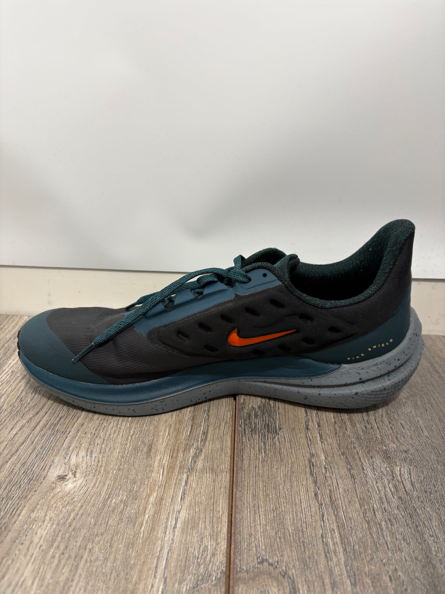 Nike Air Winflo 9 Shield Black/Blue Trainers Size 10