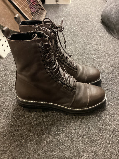 Carvela Sultry Chain Leather Ankle Boots size 37