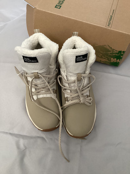Jack Wolfskin hiking boots UK 7 BN