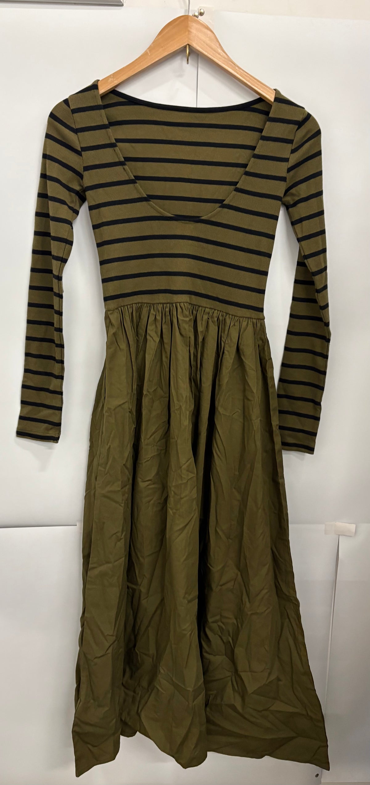 Nobody's Child Green/Black Striped Long-Sleeve Pennie Midi Dress Size 6 - BNWT