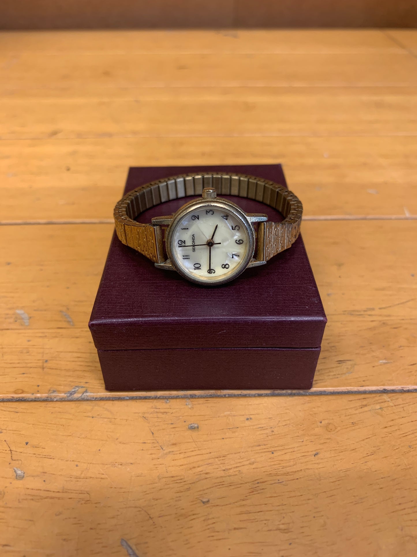 Vintage Sekonda Gold Expander Watch N4677A