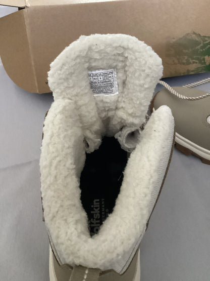 Jack Wolfskin hiking boots UK 7 BN