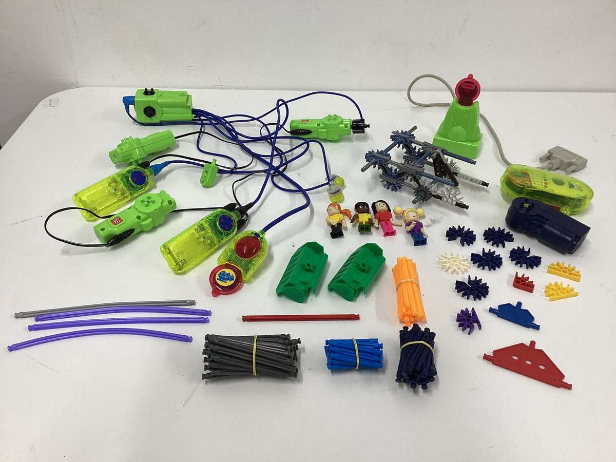 K’nex Job lot with 4 K’nex People