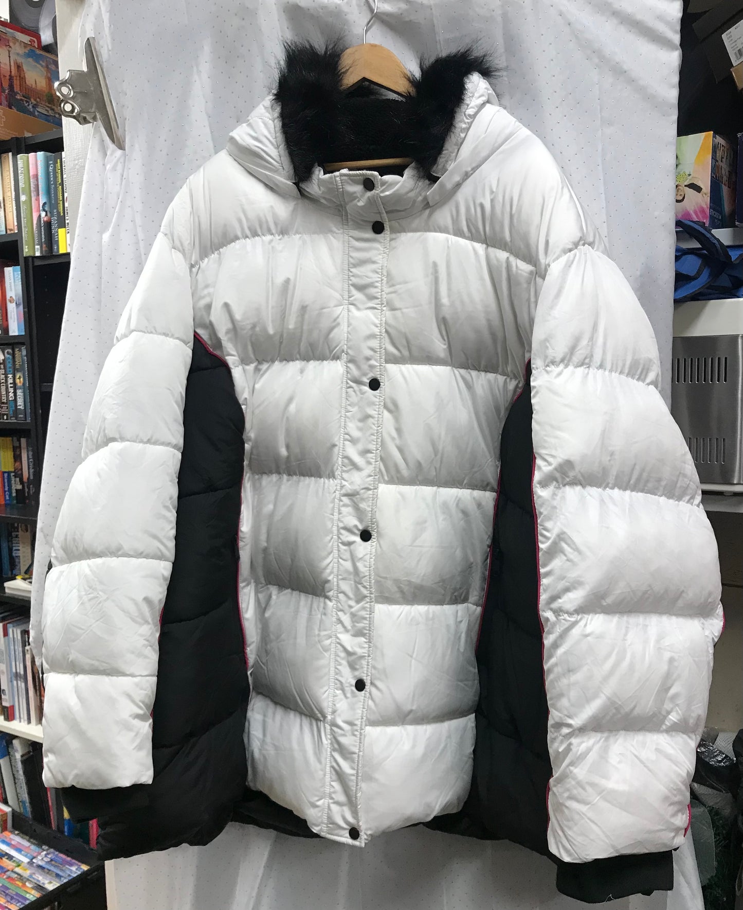 Ladies ‘Yours ’ Black White and Pink Size 38-40 Winter Coat