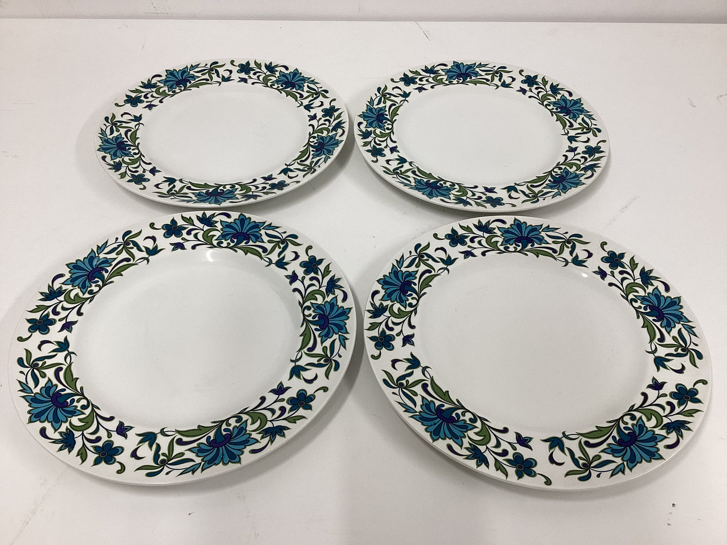 4 x Midwinter Plates
