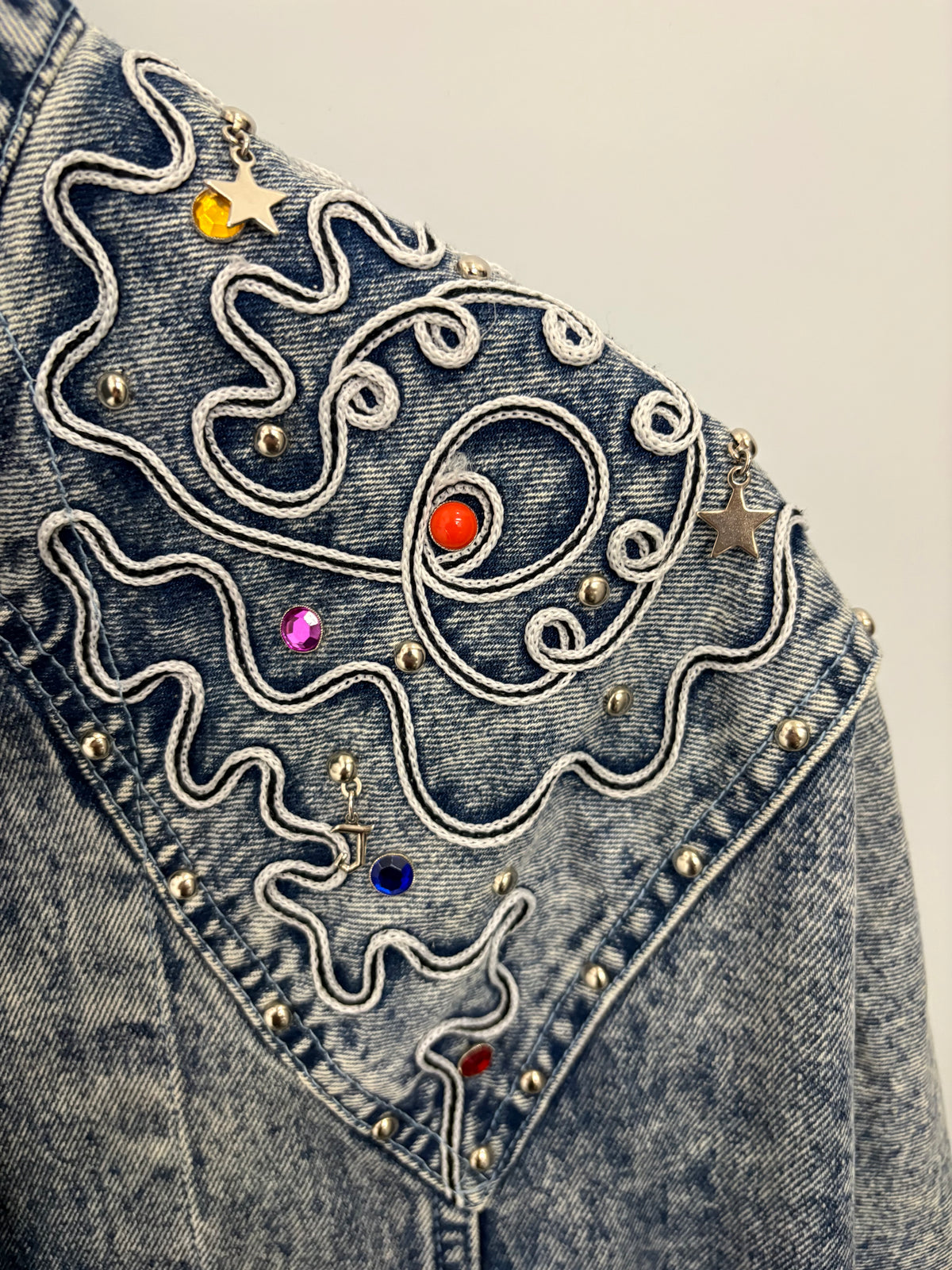 Vintage Acid-Wash Embroidered Womens Denim Jacket Size L/XL
