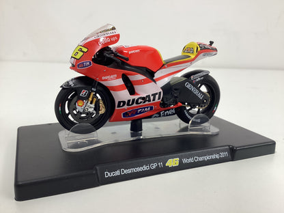 Set Of 8 Leo Models 1:18 Scale Motorbikes