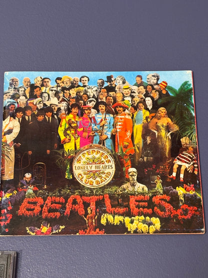 The Beatles - Sgt Pepper’s Lonely Hearts Club Band original CD