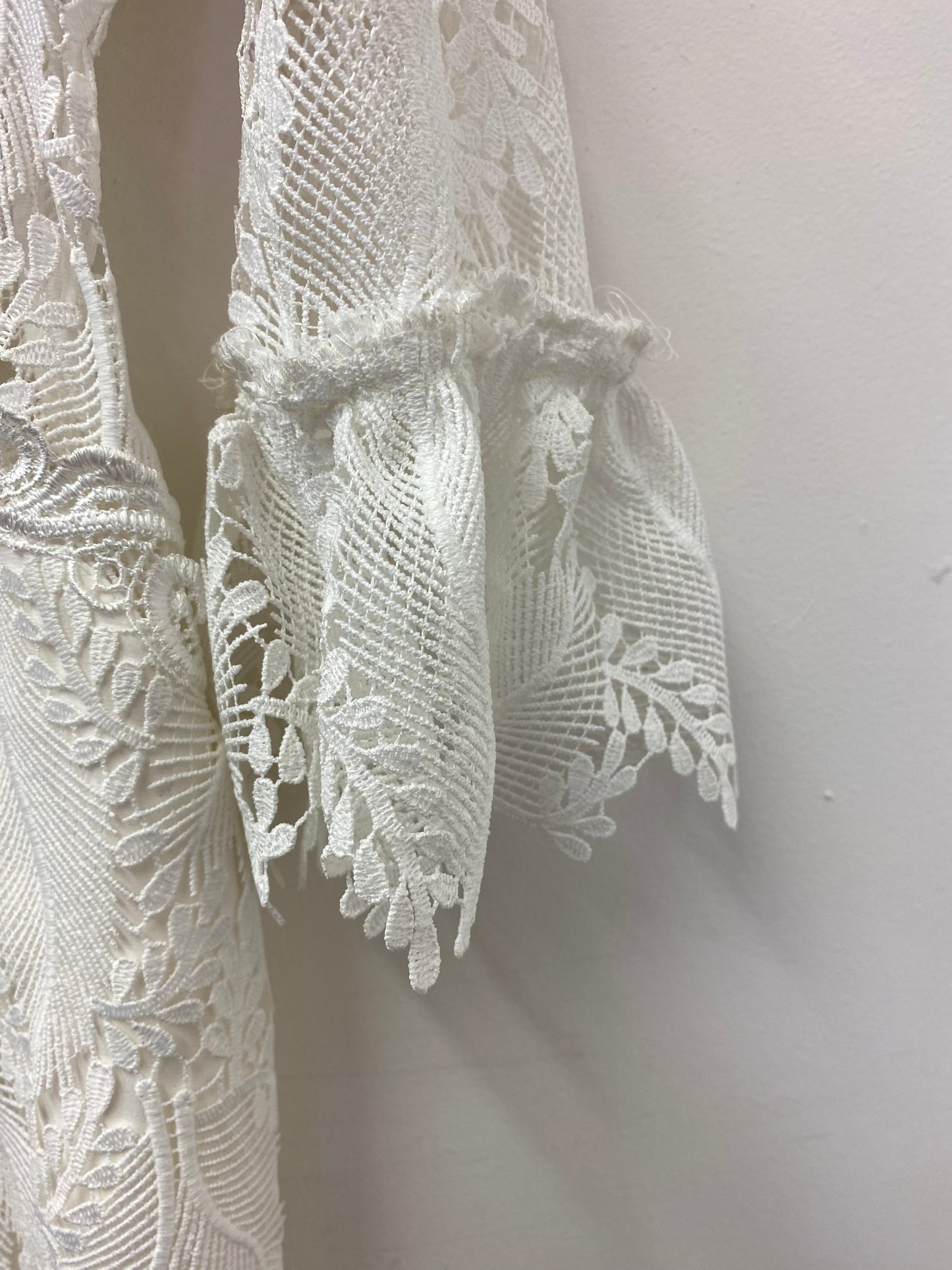 BNWT Three Floor Cream Lace Dress Size 12