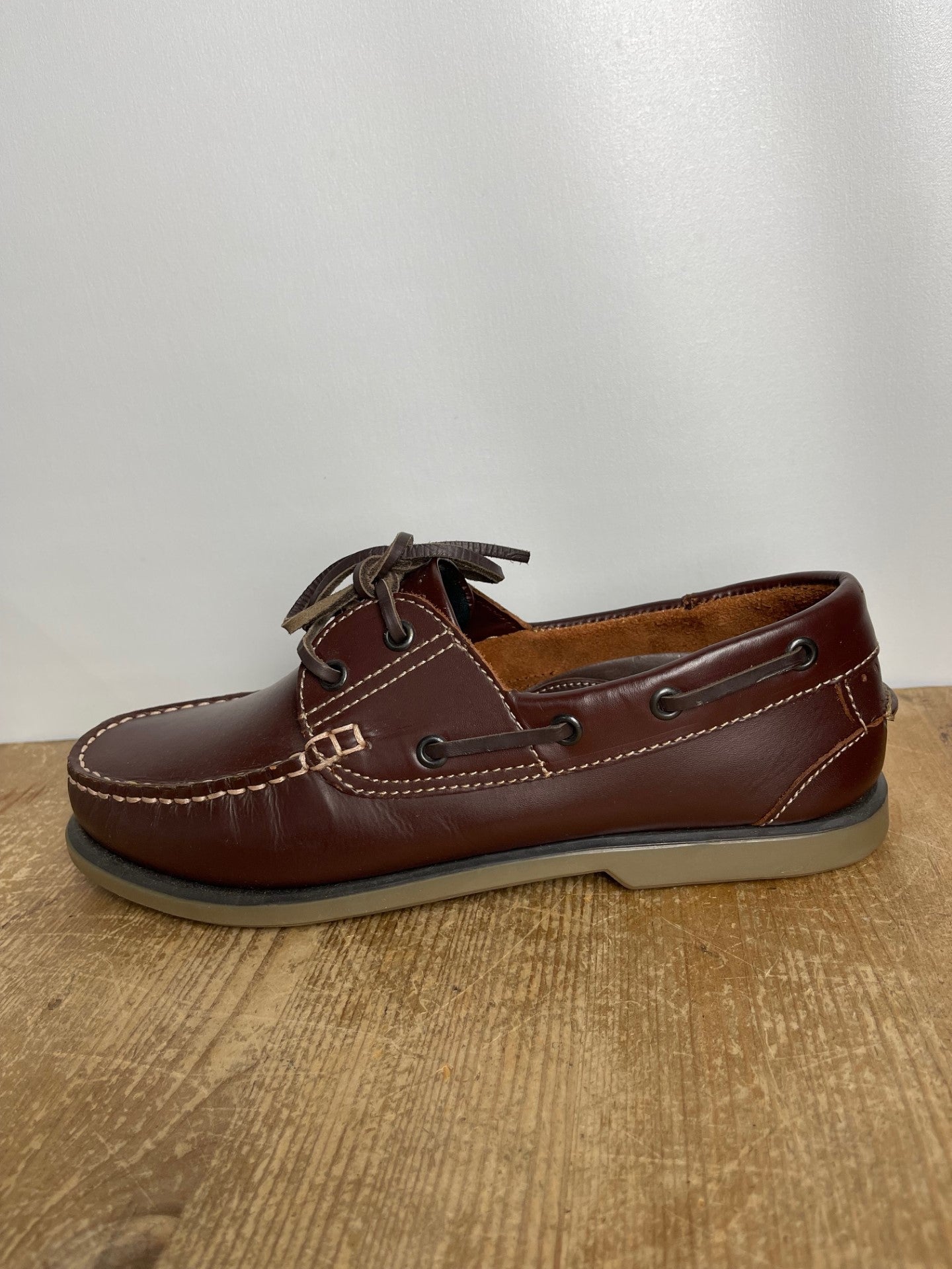 BNWT Dek Brown Shoes Size 8