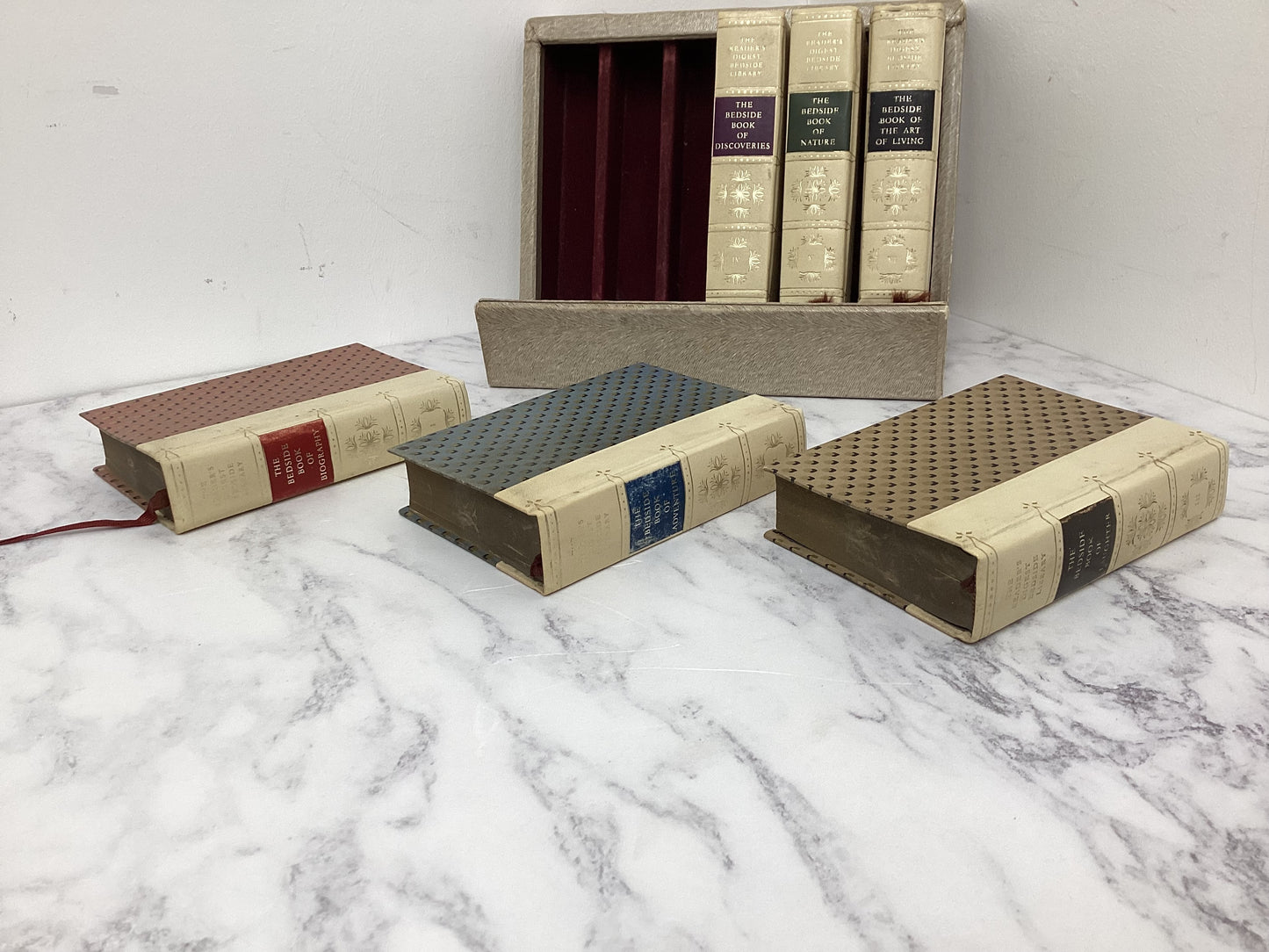 The Reader's Digest Bedside Library - 6 Volumes in Original Display Case (Vintage, Hard back)