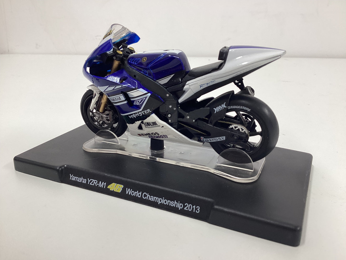 Set Of 8 Leo Models 1:18 Scale Motorbikes