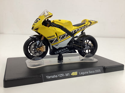 Set Of 8 Leo Models 1:18 Scale Motorbikes