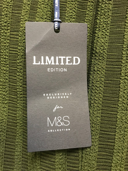Marks and Spencer Limited Edition Deep Green Size 14 Short Sleeved MIDI Dress with Zipped Fastening BNWT
