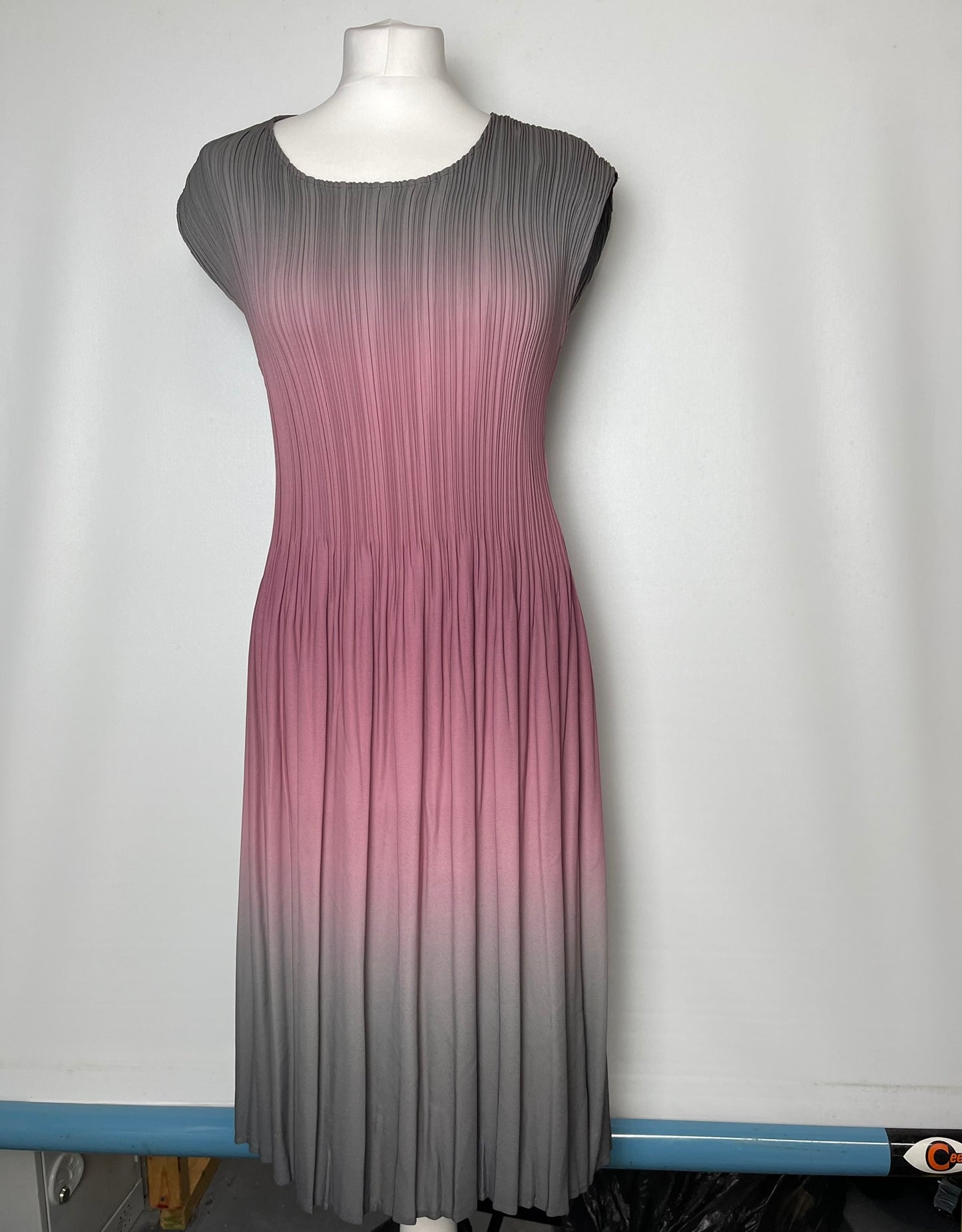 BNWT Klass Pink and Grey Midi Dress Small