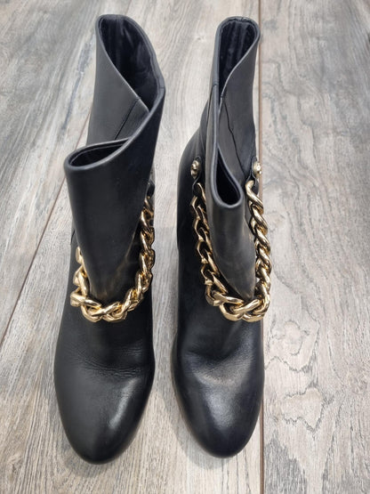 BNIB Guess Black Leather Ankle Boots Size 7